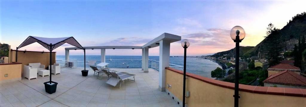 Baia Di Atlantide Apartment Taormina Exterior photo
